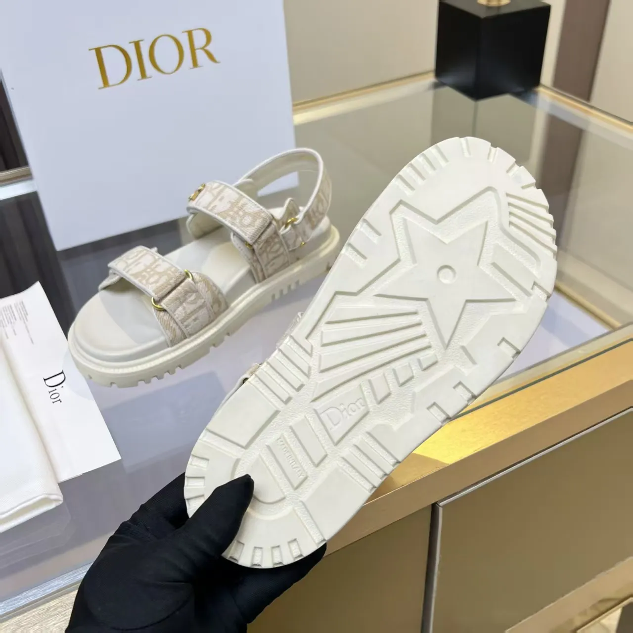 👟👟Ex-factory price 480👟👟 Dior classic popular sandals Step into the fashion territory of Dior slippers and encounter the ultimate fusion of elegance and comfort. The upper is engraved with the Christian Dior Paris logo using exquisite embroidery technology. The delicate stitching tells the brand's profound heritage and is fully recognizable.   Made of high-quality materials, it feels soft and fits your feet, as if it is a gentle care tailor-made for your feet. The sole is carefully designed and engraved with Christian Dior's lucky star symbol. It is not only a beautiful embellishment, but also provides reliable grip, making every step steady and secure.   It has a simple design and is easy to put on and take off. Whether it is a lazy weekend or a pleasant vacation, it can be easily adapted. Whether paired with casual shorts, casual jeans, or an elegant dress, Dior slippers can instantly enhance the overall style and show a casual fashion attitude.   Dior slippers, in the name of fashion, inject luxurious charm into your life and accompany you with every step you take with confidence and elegance. Material: Fine genuine cowhide upper, outsole, TPR, non-slip and wear-resistant, code number: 35-41 (42 customized)